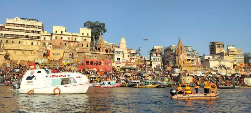 Varanasi News: गंगा घाटों पर श्रद्धालुओं की सुरक्षा में एनडीआरएफ तैनात