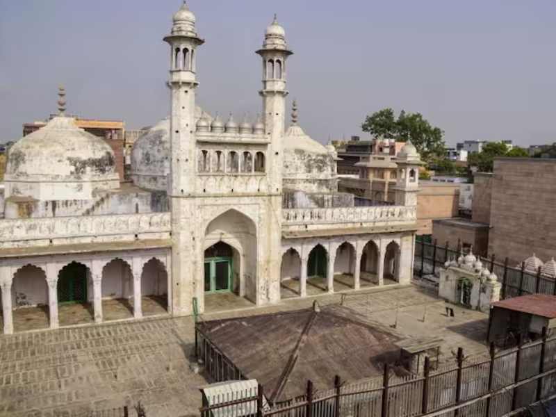Varanasi: ज्ञानवापी की छत पर पड़ी दरार, मंडराया खतरा...